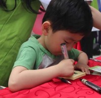 社工進社區開展垃圾分類宣傳