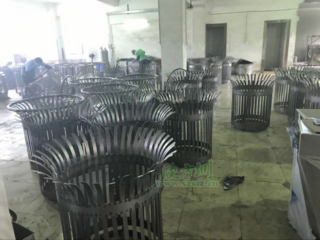 花籃式垃圾桶工廠生產圖